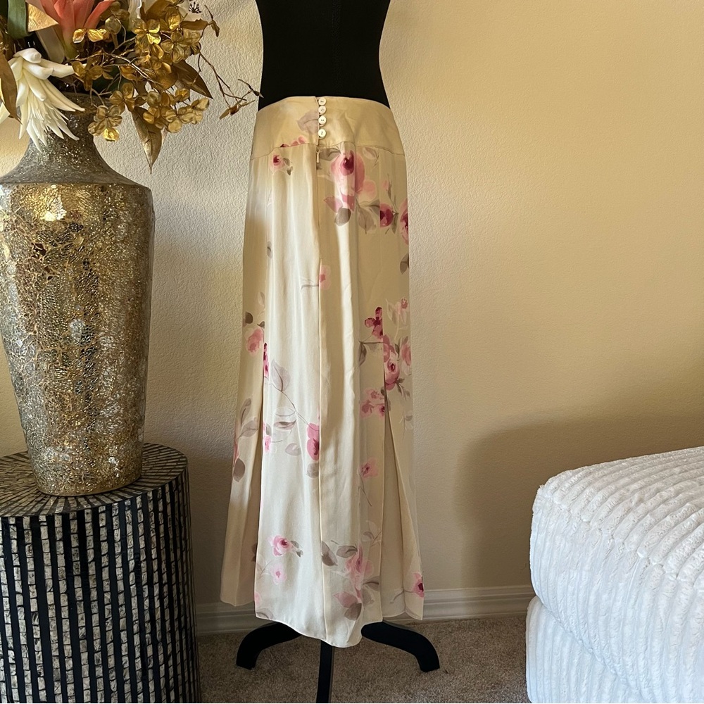 SOLD Rena Rowan 100% Silk Romantic Midi Skirt Cream base and Soft Pink floral - Picture 2 of 9